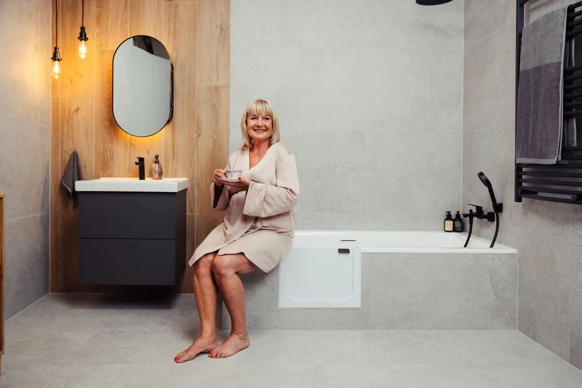 Sz&uuml;leim biztons&aacute;ga otthon: Teljes &uacute;tmutat&oacute; a balesetmentes időskorhoz 2026-ban